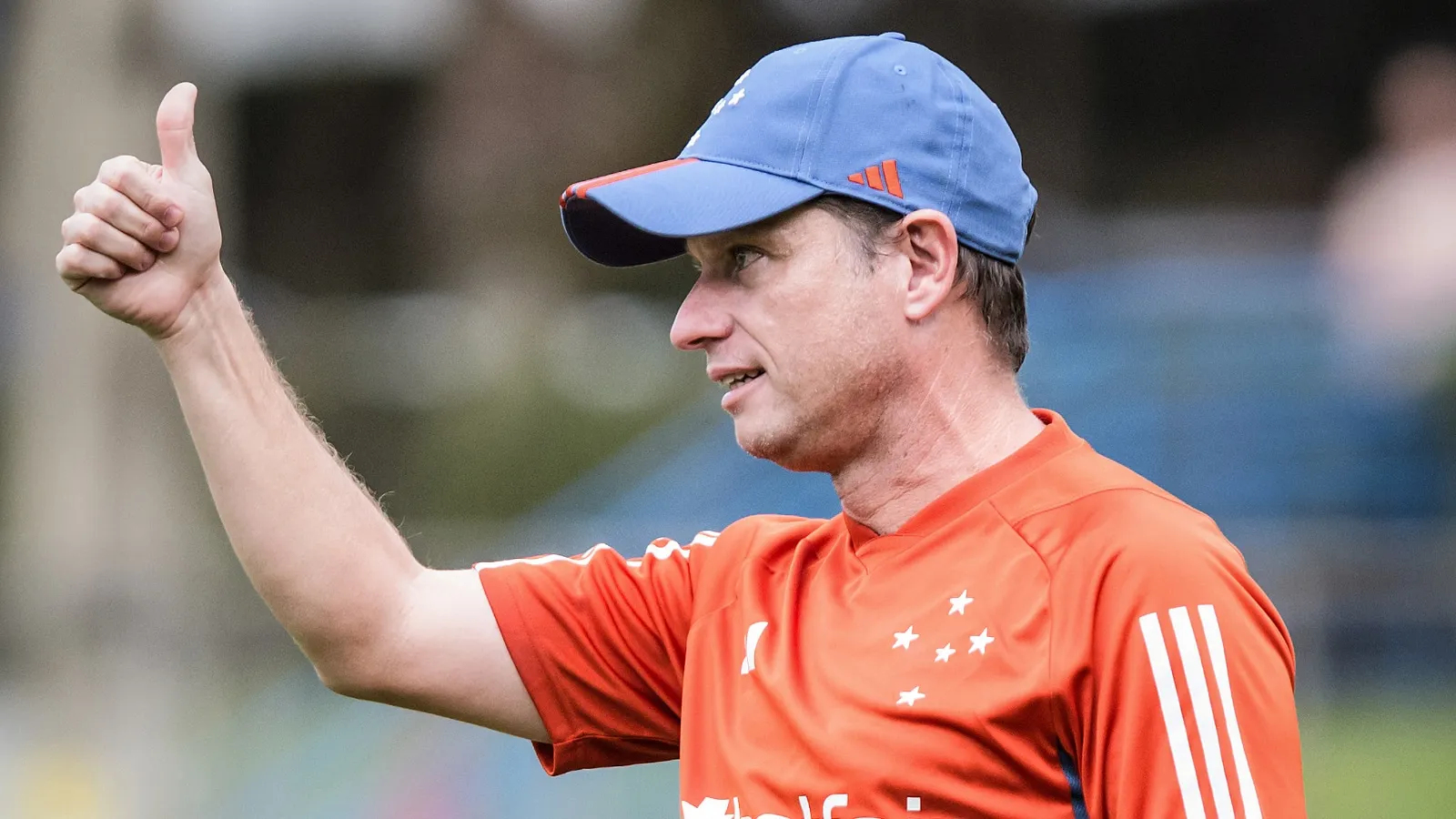 Come&ccedil;ando do zero, Seabra estreia pelo Cruzeiro na Sul-Americana