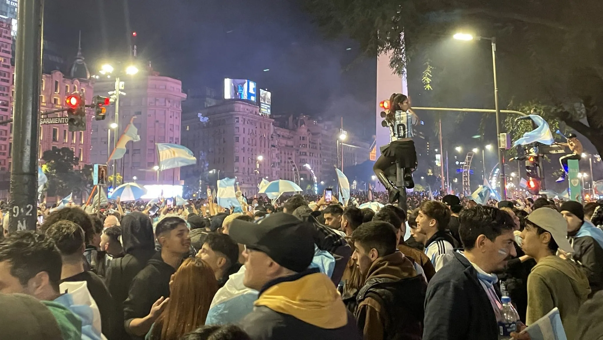 &lsquo;N&atilde;o &eacute; poss&iacute;vel explicar&rsquo;: Como argentinos comemoraram classifica&ccedil;&atilde;o para a final da Copa