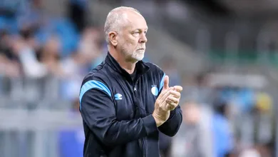 Gr&ecirc;mio d&aacute; sinais de evolu&ccedil;&atilde;o, mas velho problema segue atormentando Mano Menezes