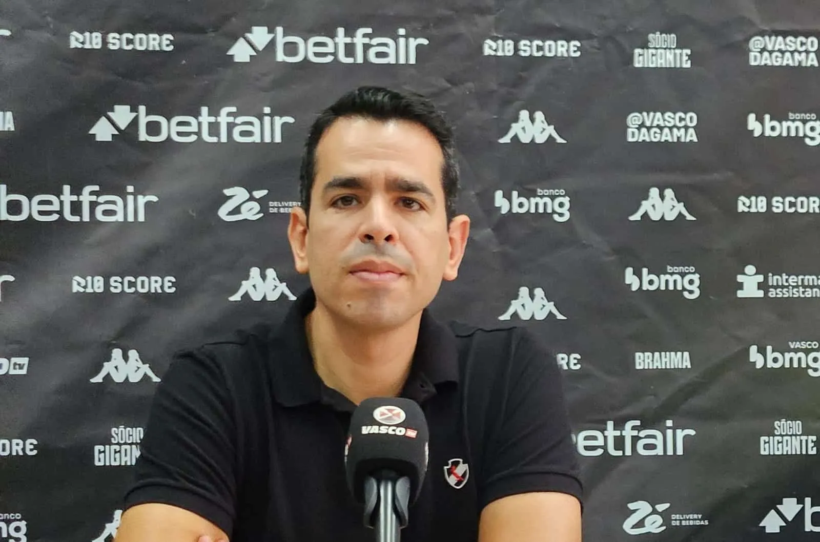 Vasco n&atilde;o deve contratar mais zagueiros para a temporada; entenda por qu&ecirc;