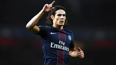 Cavani chega a 20 gols, quebra marca pessoal e &eacute; o primeiro das grandes ligas a alcan&ccedil;ar a marca