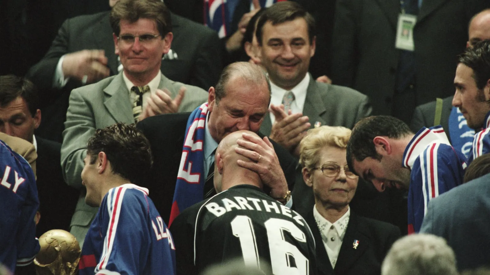 Jacques Chirac enxergou a for&ccedil;a do futebol e soube atrelar sua imagem ao PSG e &agrave; sele&ccedil;&atilde;o francesa