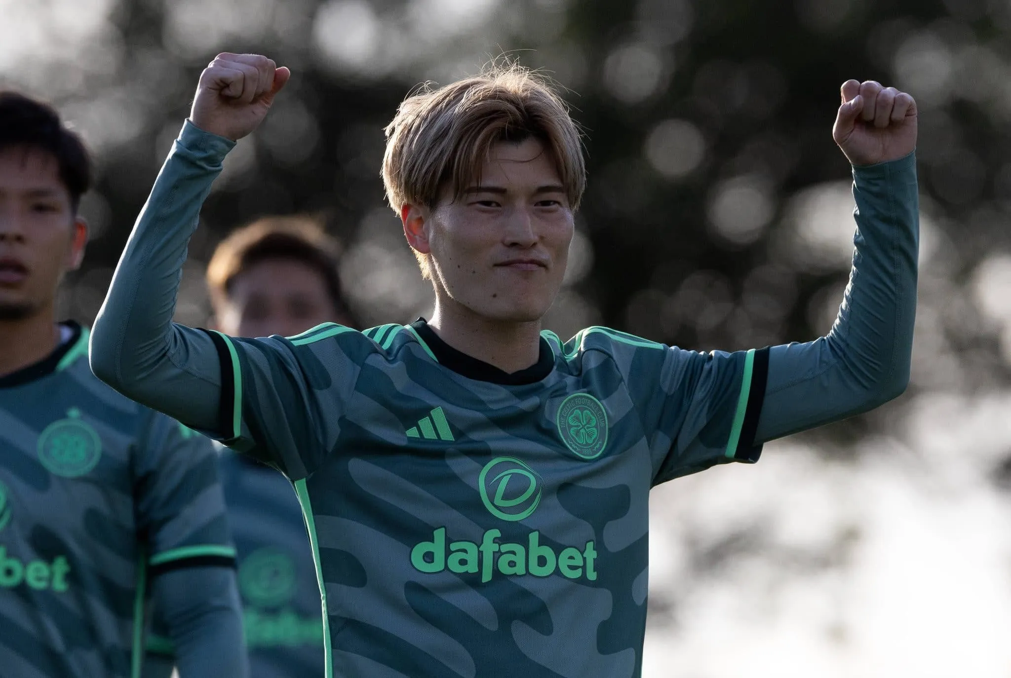Quem &eacute; o atacante japon&ecirc;s que pode ser sucessor de Juli&aacute;n &Aacute;lvarez no Manchester City?
