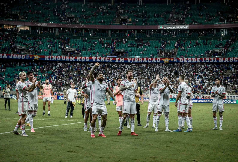 Jogadores do Flamengo comemoram vit&oacute;ria na Arena Fonte Nova
