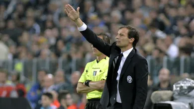 [V&iacute;deo] Allegri, t&eacute;cnico da Juventus, ficou maluco de raiva &agrave; beira do campo contra o Malm&ouml;