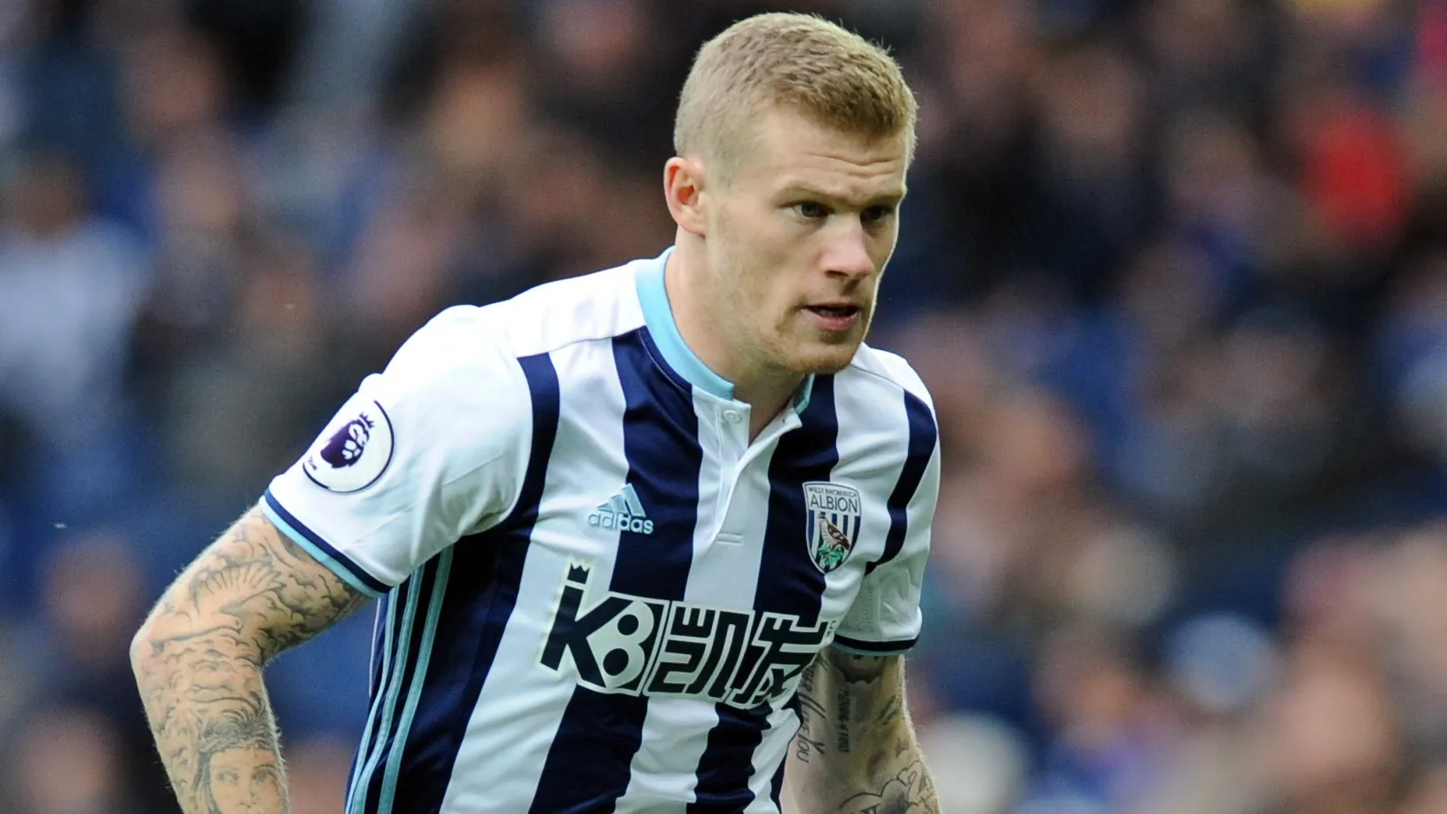 Jogador do West Brom lan&ccedil;a marca de roupas e reverter&aacute; lucro para pessoas em situa&ccedil;&atilde;o de rua