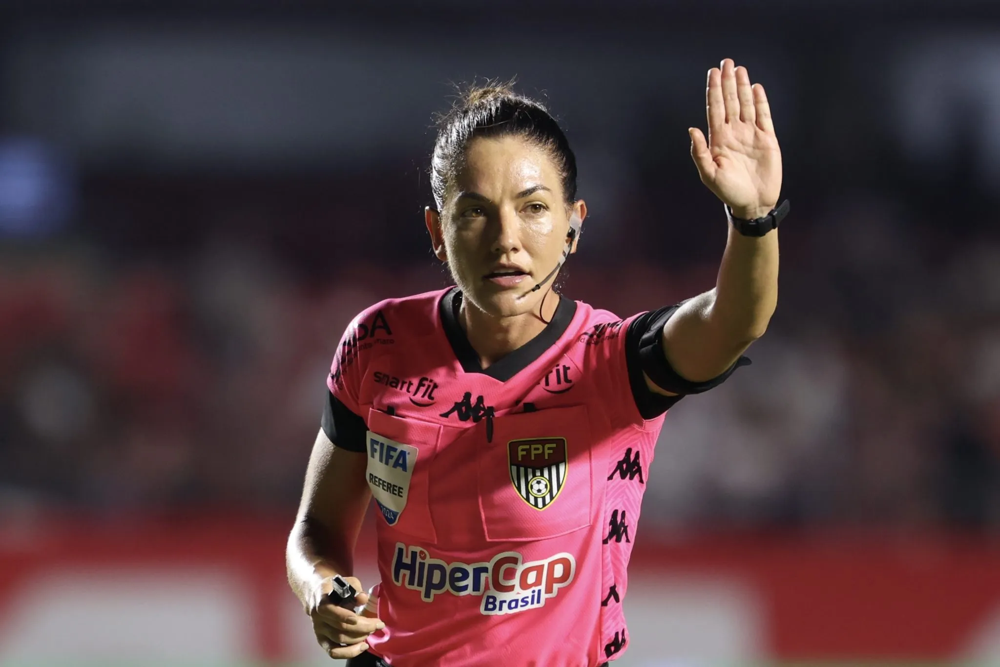 Machismo contra Daiane Muniz &eacute; mais um show de horror em um futebol que coleciona decep&ccedil;&otilde;es