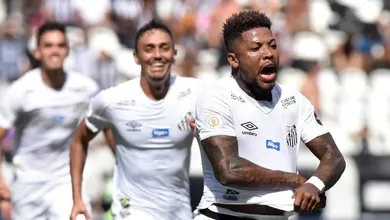 &ldquo;M&iacute;ssil aleat&oacute;rio&rdquo; de Marinho d&aacute; vit&oacute;ria contra Botafogo e faz Santos colar na lideran&ccedil;a