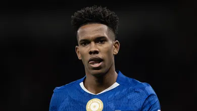 Trio brasileiro salva Chelsea de erros de refor&ccedil;o de R$ 276 milh&otilde;es contra surpresa da Champions