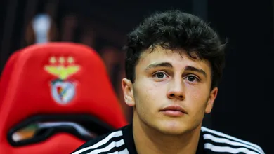 R$ 700 milh&otilde;es: quem &eacute; a joia do Benfica que faz PSG preparar caminh&atilde;o de dinheiro?