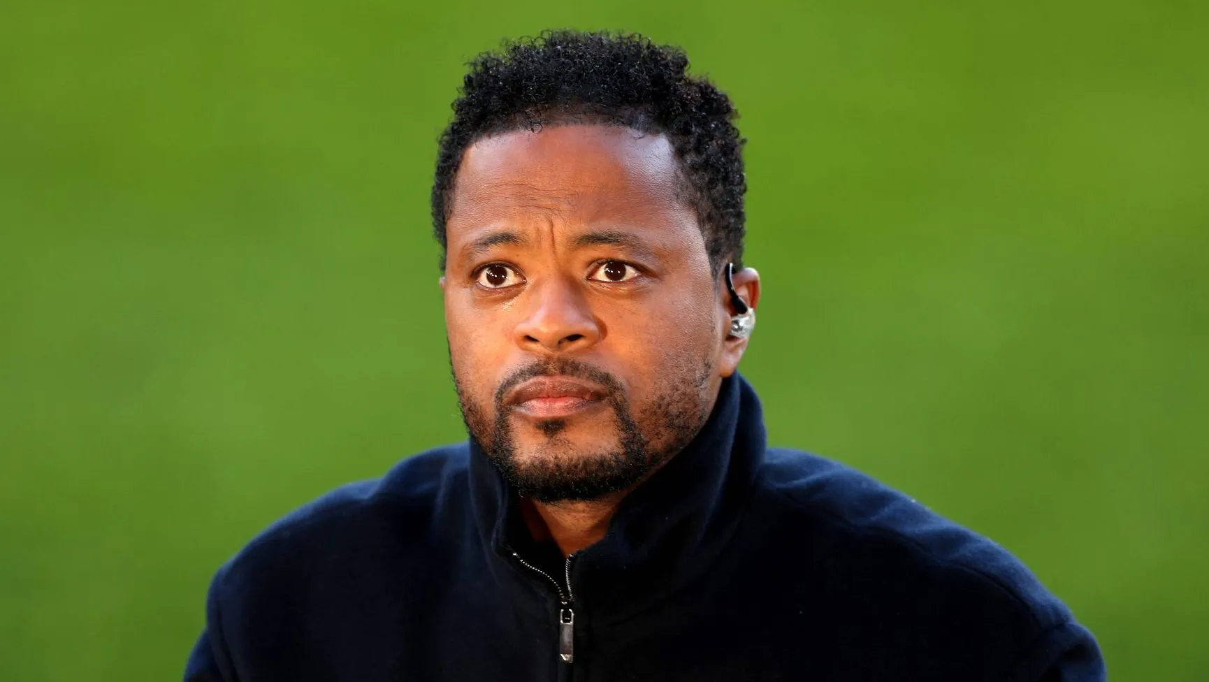 Evra critica ex-colegas por negatividade no Manchester United