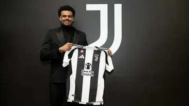 Treinador compara Renato Veiga com lenda do futebol franc&ecirc;s: &lsquo;Parece o Desailly&rsquo;