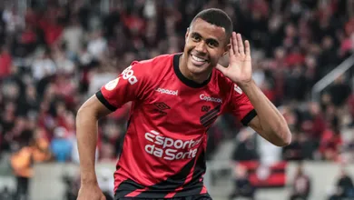 Corinthians at&eacute; tem feito boas propostas no mercado da bola, mas coleciona sequ&ecirc;ncia de &lsquo;n&atilde;os&rsquo;