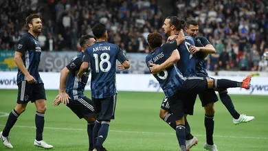 Como um adulto jogando com adolescentes, Ibrahimovic decidiu pelo LA Galaxy contra Vancouver Whitecaps