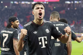 &lsquo;Ele tem algo de Kroos&rsquo;: Bola de Ouro exalta joia do meio-campo do Bayern de Munique