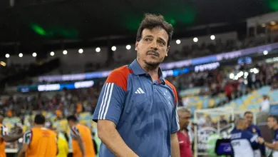 Diniz aprova desempenho do Cruzeiro, mas Marlon relata cobran&ccedil;a forte no vesti&aacute;rio