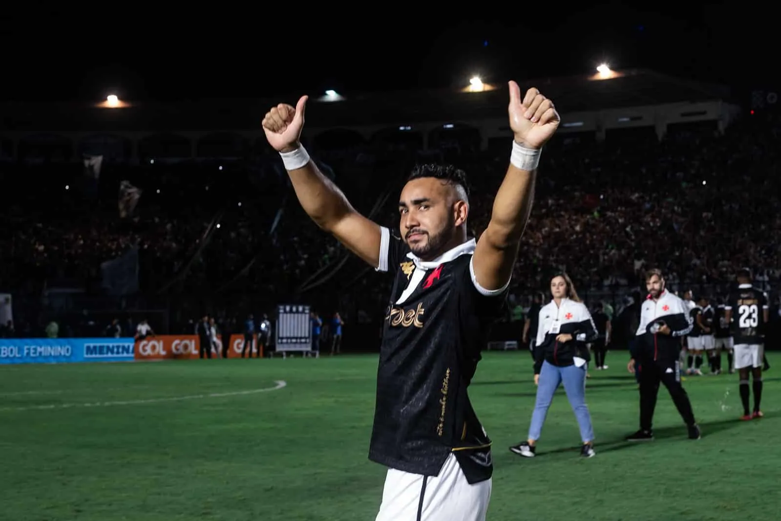 Como &ldquo;10&rdquo;, Payet mostra para Ram&oacute;n Diaz como pode ser melhor utilizado no Vasco