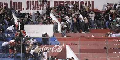 Eles, os imbecis