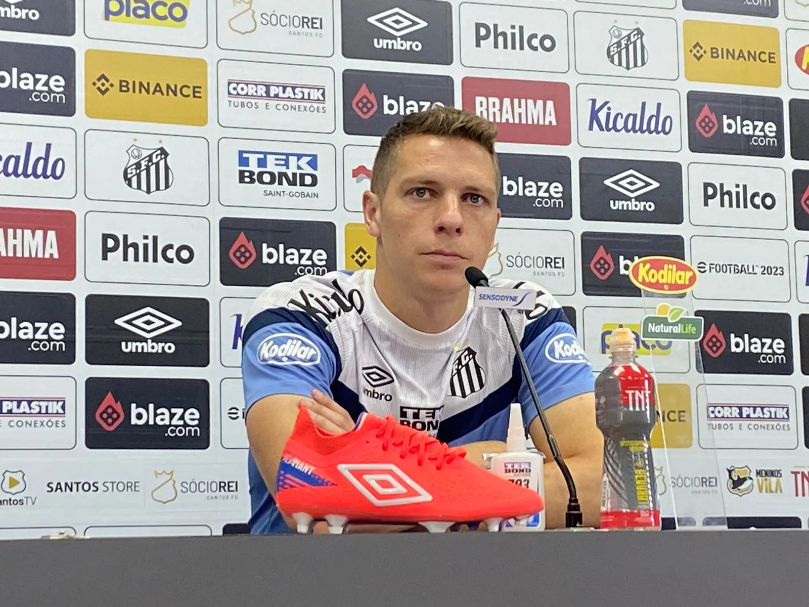 Santos: Furch n&atilde;o se cansa de assistir ao gol contra o Gr&ecirc;mio:&nbsp;&lsquo;Jogada&nbsp;rara&rsquo;