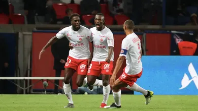 Quando o PSG come&ccedil;ava a se empolgar, o Reims provocou o baque e venceu dentro do Parc des Princes
