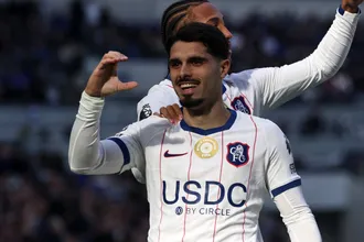 Chelsea vence o Everton sem minutos para Est&ecirc;v&atilde;o e com novo alerta