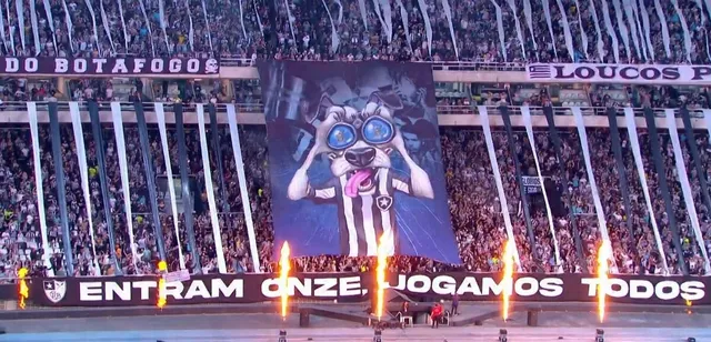 Biriba de olho na ta&ccedil;a &eacute; o s&iacute;mbolo do clima que explica esse Botafogo
