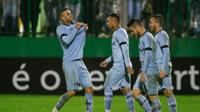 O insano Chape 3&times;6 Gr&ecirc;mio &eacute; mais um jogo intenso de um Brasileir&atilde;o que come&ccedil;a recheado