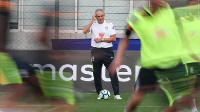 O rod&iacute;zio de capit&atilde;es da Sele&ccedil;&atilde;o, a lideran&ccedil;a difusa e o debate que fica para a Copa