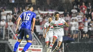 &lsquo;Estou bem, o problema &eacute; ritmo de jogo&rsquo;: Luiz Gustavo &eacute; apresentado ao S&atilde;o Paulo e fala real sobre sua situa&ccedil;&atilde;o