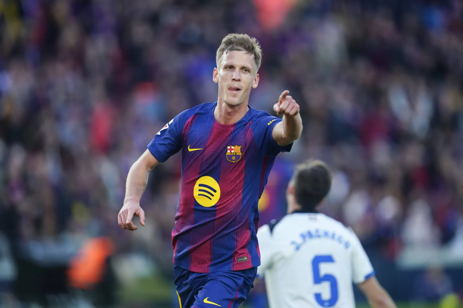 Dani Olmo em vit&oacute;ria do Barcelona (Foto: Imago)