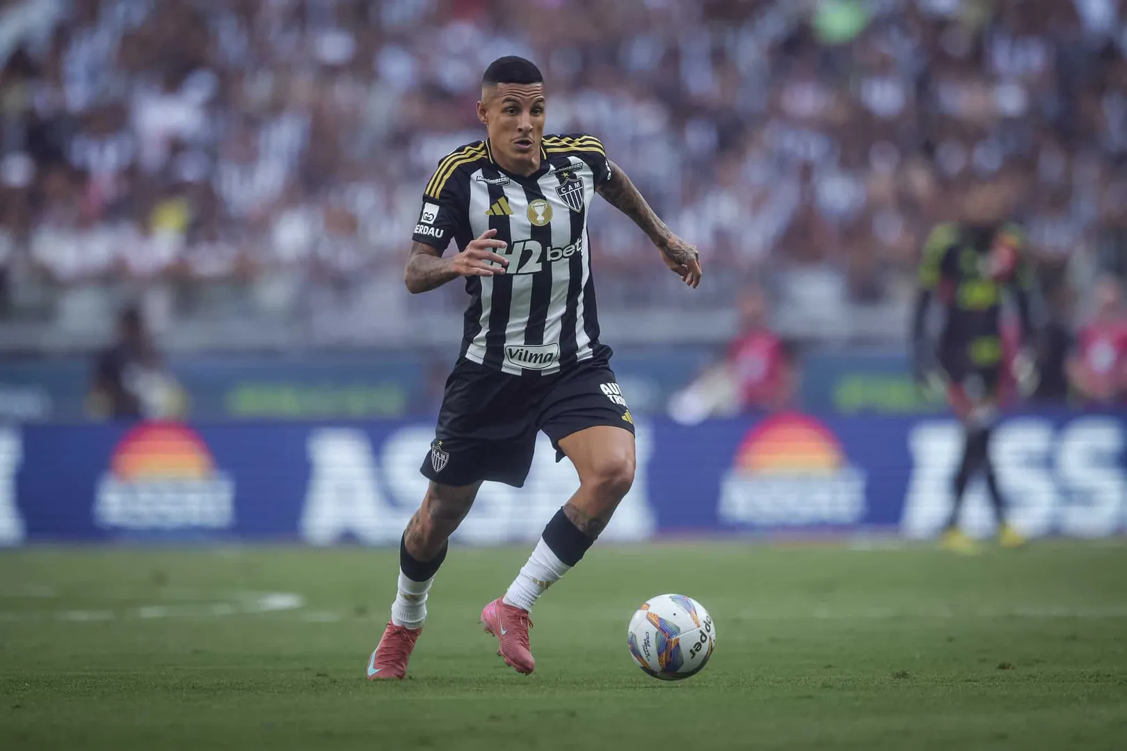 Arana foi decisivo na vit&oacute;ria do Atl&eacute;tico 