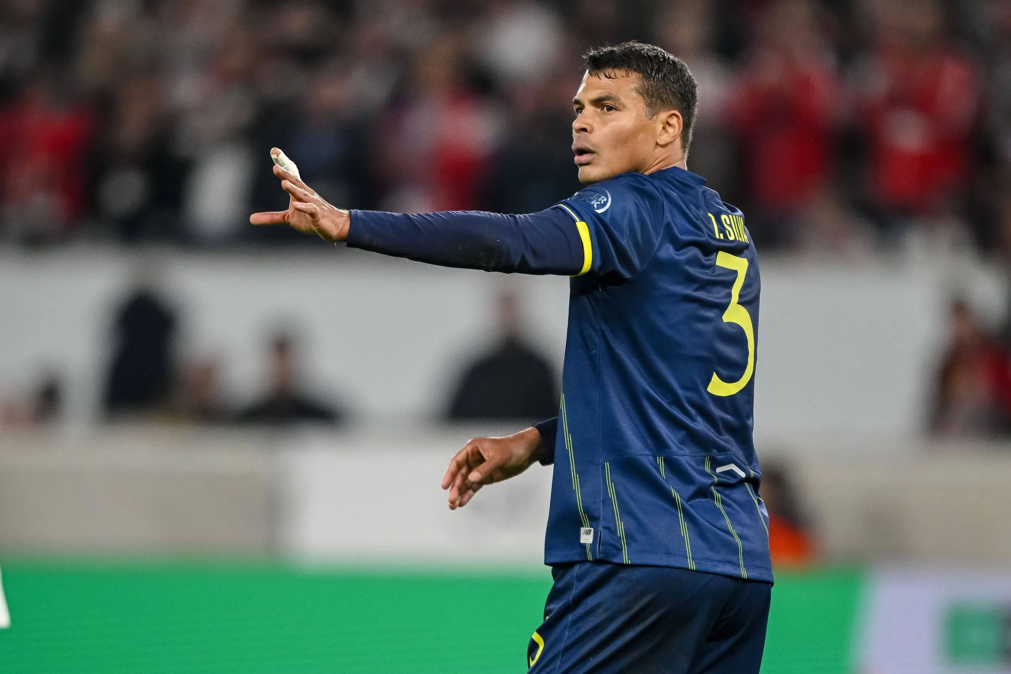Thiago Silva em a&ccedil;&atilde;o pelo Porto
