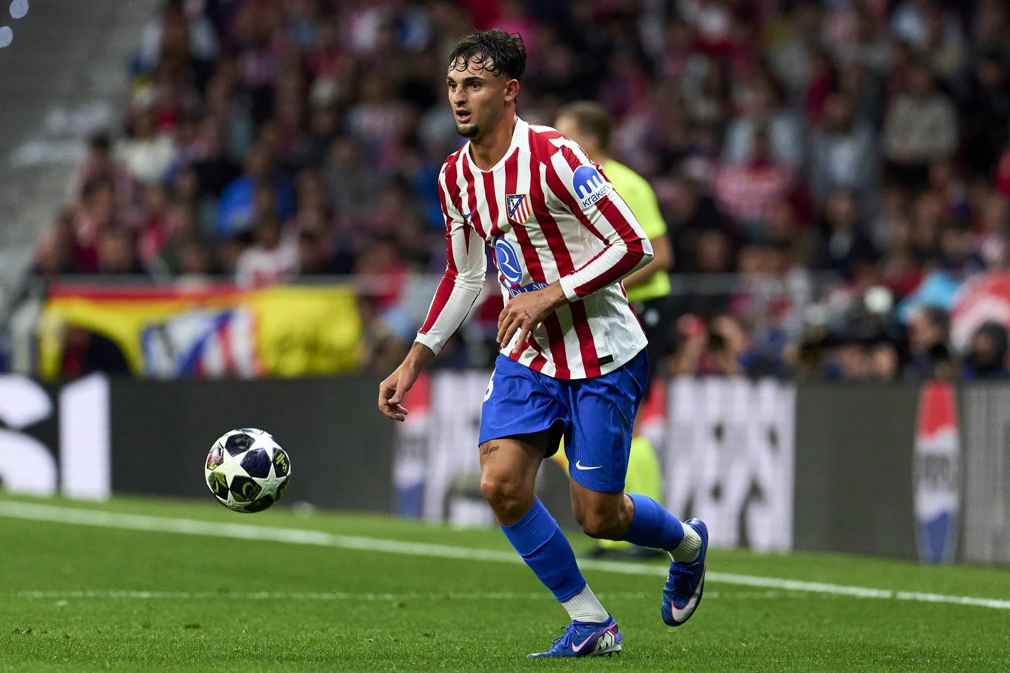 Marc Pubill em atuação pelo Atlético de Madrid (Foto: IMAGO / Le Pictorium)