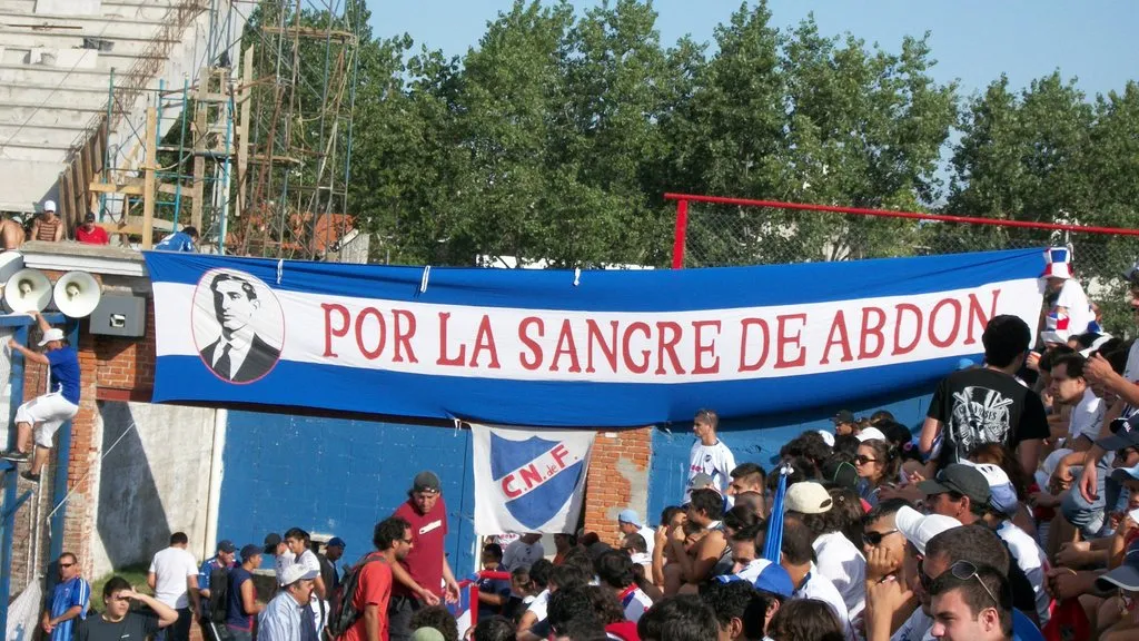 H&aacute; 96 anos, o amor &agrave; camisa fez um &iacute;dolo tirar a pr&oacute;pria vida dentro de campo