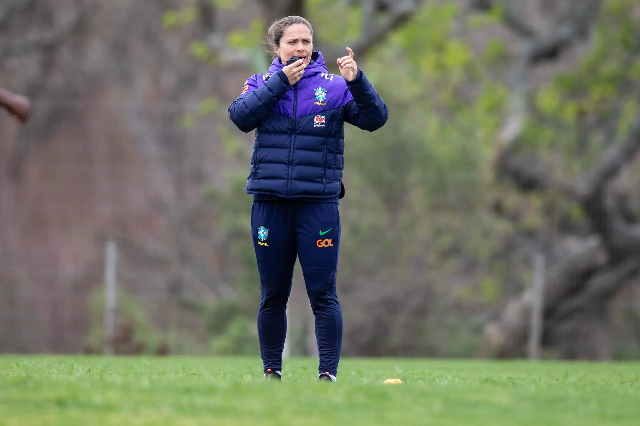 Simone Jatob&aacute; resgata projeto de base feminina e promete integra&ccedil;&atilde;o com sele&ccedil;&atilde;o principal