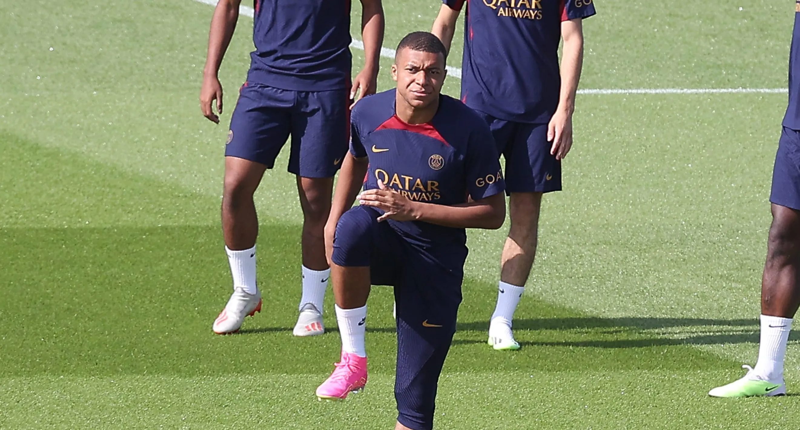 PSG corta Mbapp&eacute; da pr&eacute;-temporada no Jap&atilde;o e tenta pressionar sua sa&iacute;da