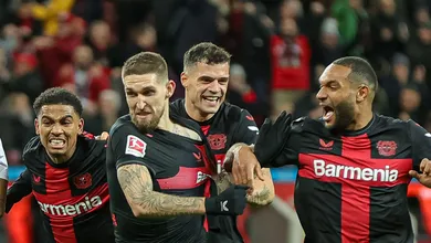 Ningu&eacute;m para! Leverkusen vira em tr&ecirc;s minutos e segue invicto ap&oacute;s fico de Alonso