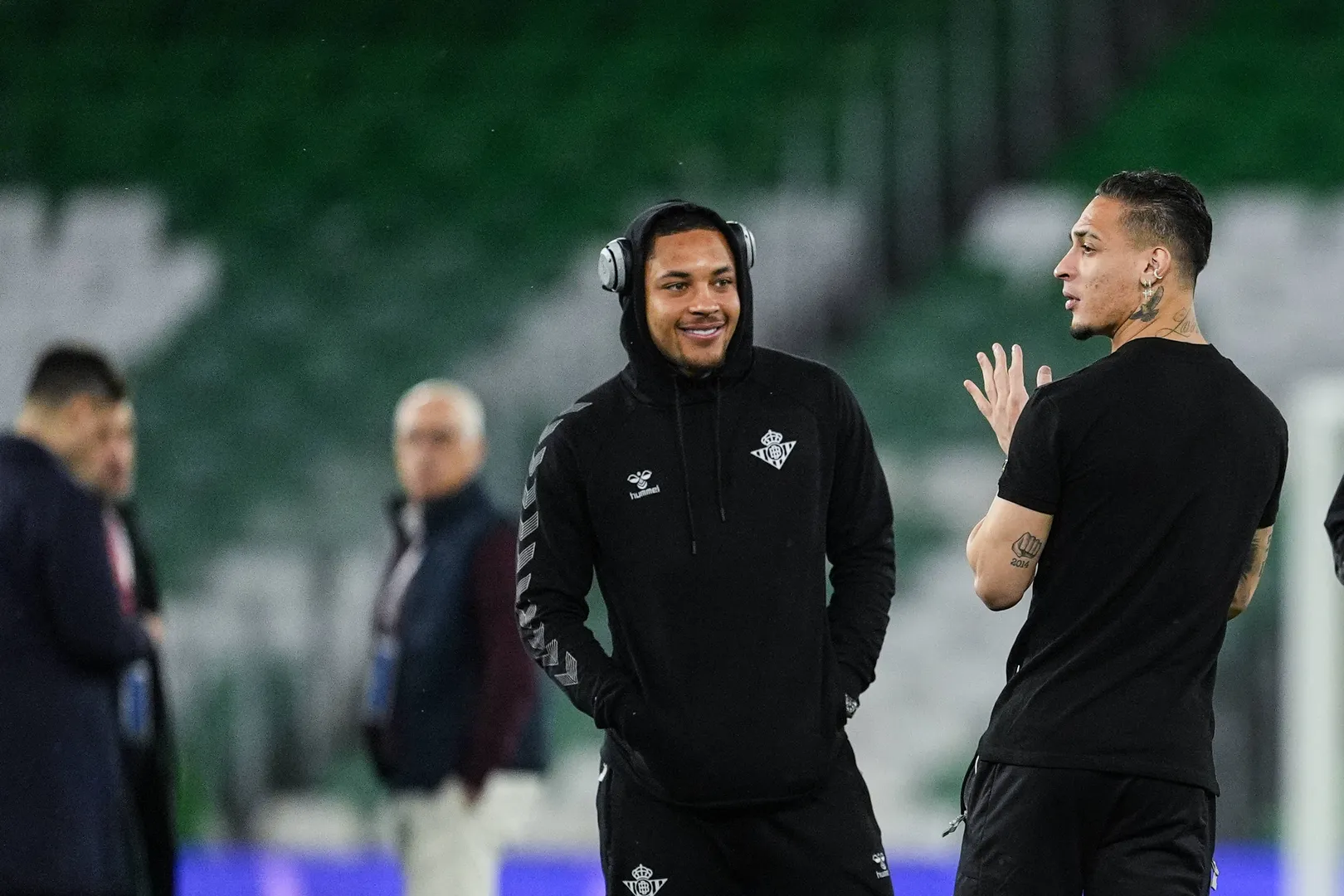 Vitor Roque e Antony pelo Betis Foto: (Imago)