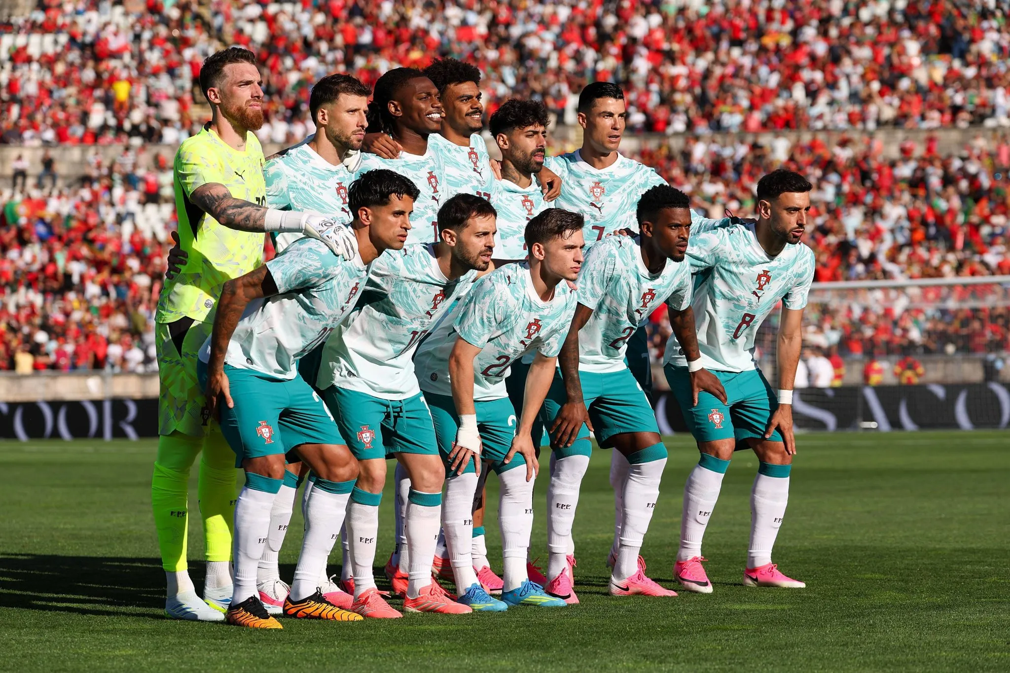 Sele&ccedil;&atilde;o portuguesa perfilada