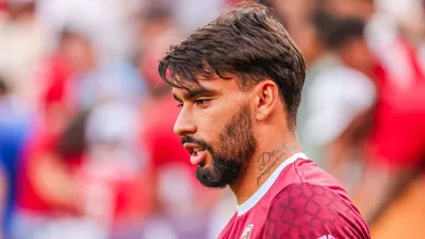 &Agrave;s v&eacute;speras de senten&ccedil;a, Paquet&aacute; entra em campo, mas n&atilde;o evita vit&oacute;ria do United de Cunha