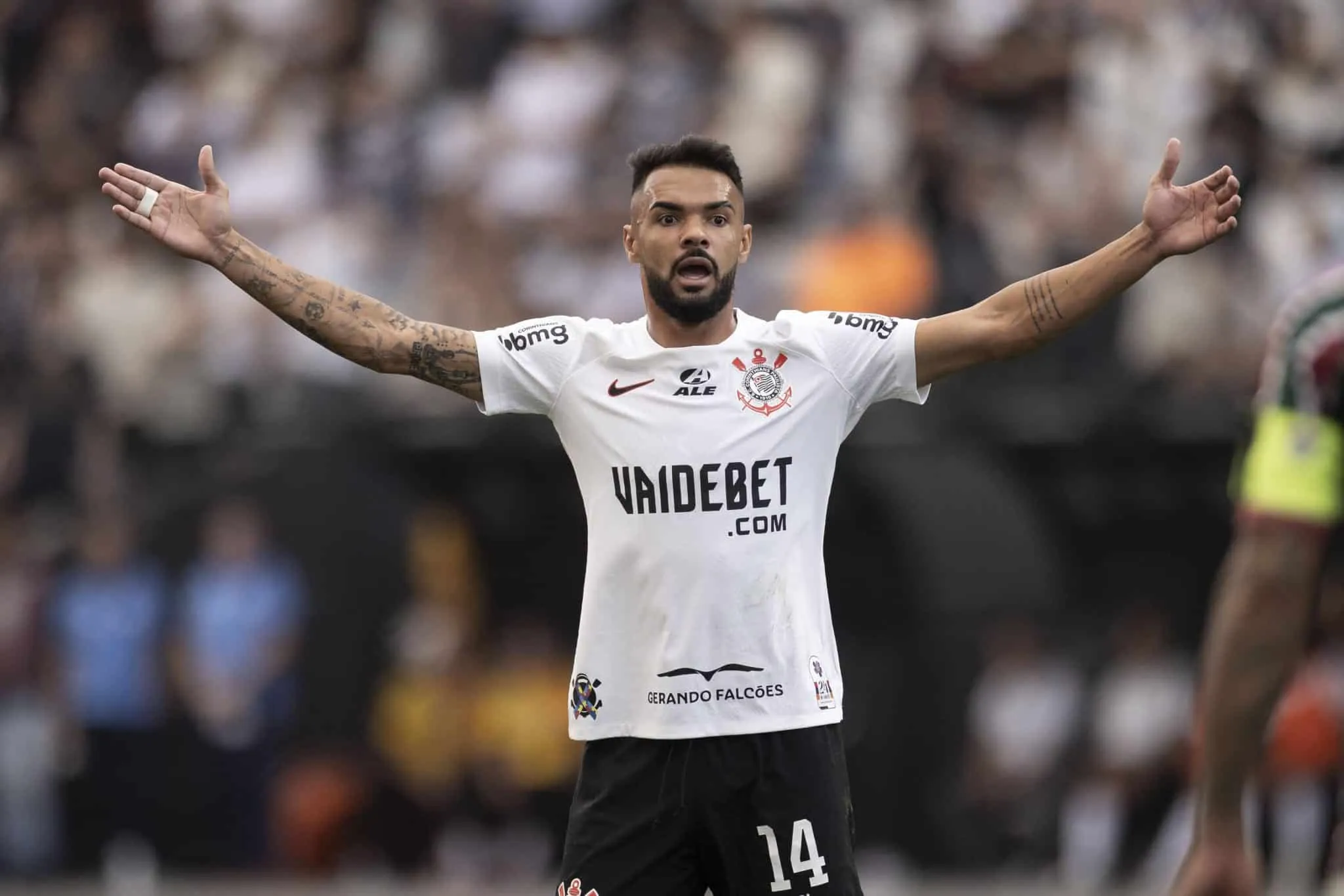 Corinthians pode sofrer transfer ban por d&iacute;vida com o Cuiab&aacute; por Raniele?