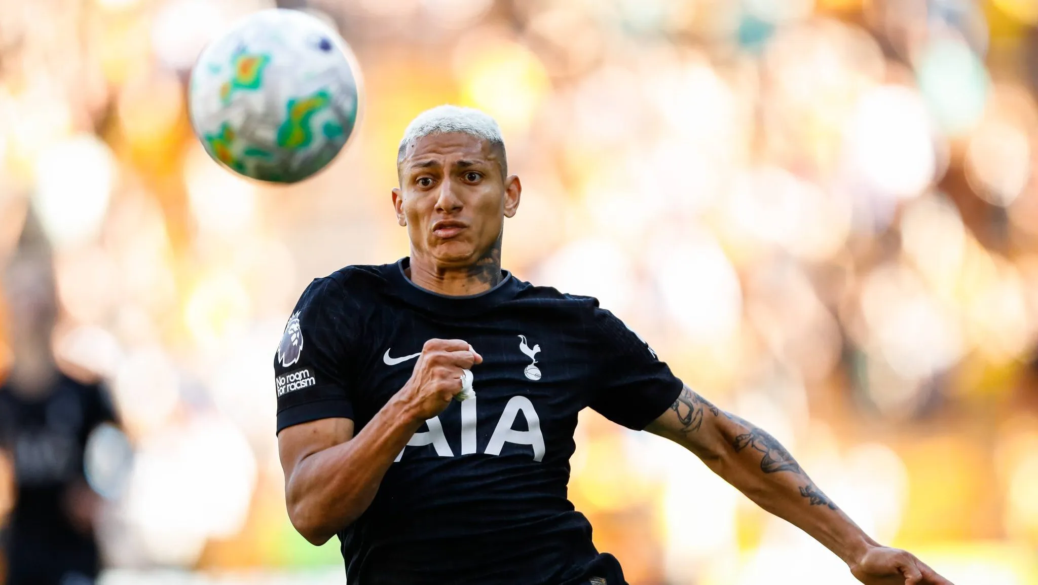 Postura de Richarlison em vit&oacute;ria suada simboliza a &uacute;nica esperan&ccedil;a do Tottenham contra queda