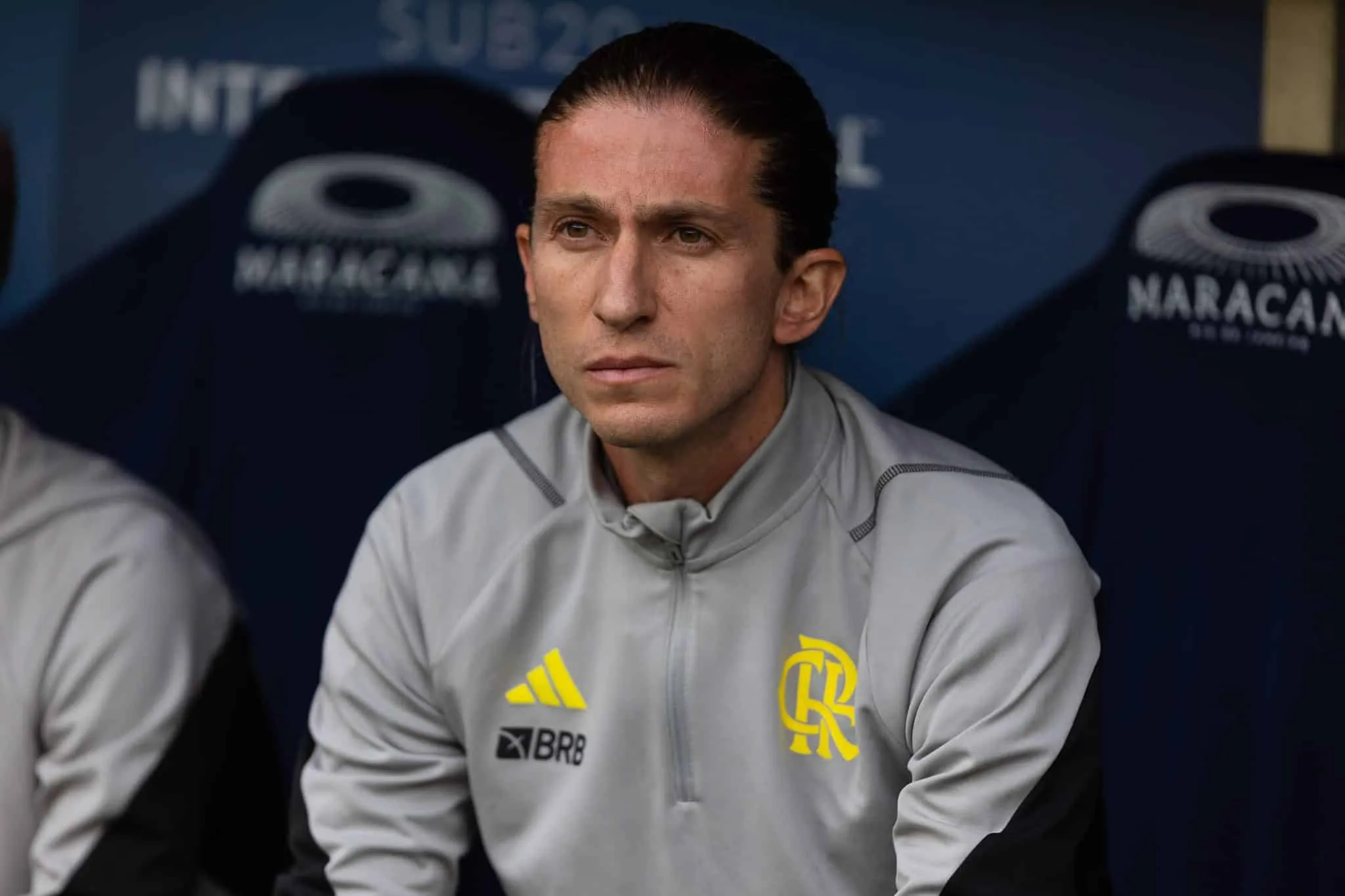 Por que Filipe Lu&iacute;s j&aacute; se coloca como candidato a treinador do time profissional do Flamengo