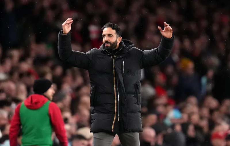 R&uacute;ben Amorim na &aacute;rea t&eacute;cnica do Emirates, durante Arsenal 2 x 0 Manchester United 