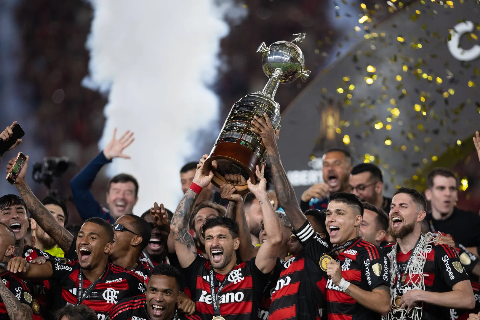 Flamengo ergue t&iacute;tulo da Copa Libertdaores 2025 (Foto: Imago)