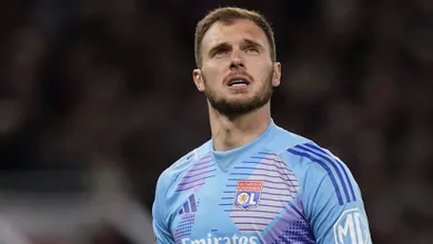 Ex-Botafogo, Lucas Perri est&aacute; de sa&iacute;da do Lyon rumo &agrave; Premier League por R$ 97 milh&otilde;es