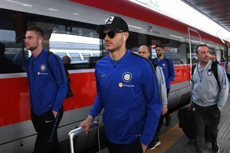 Ultras pedem sa&iacute;da de Icardi da Inter, mas atacante &eacute; relacionado e ser&aacute; titular contra o Genoa