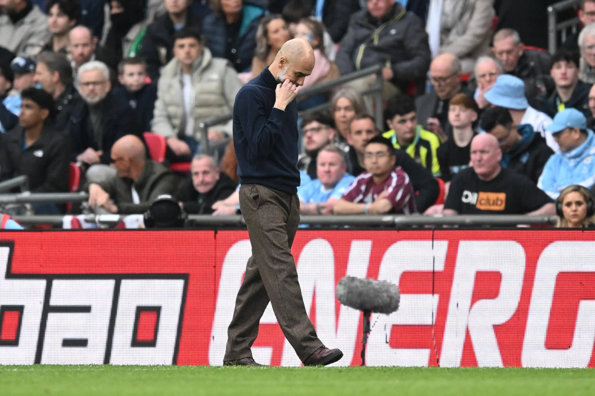 Pep Guardiola durante final da Copa da Inglaterra (Foto: IMAGO / Pro Sports Images)
