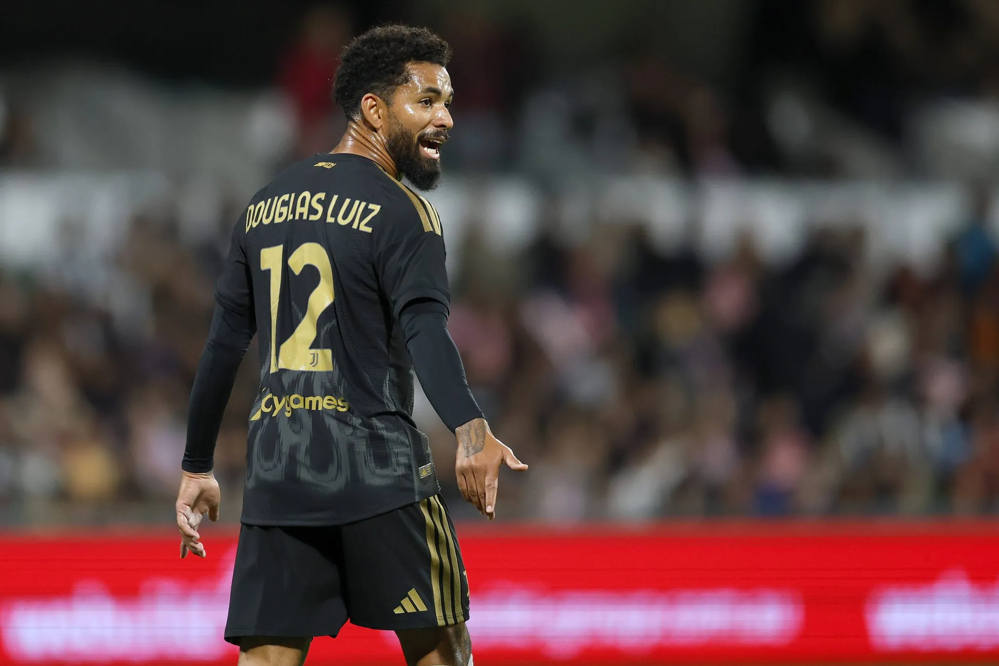 Douglas Luiz tem aproveitado as chances concedidas por Spalletti na pré-temporada