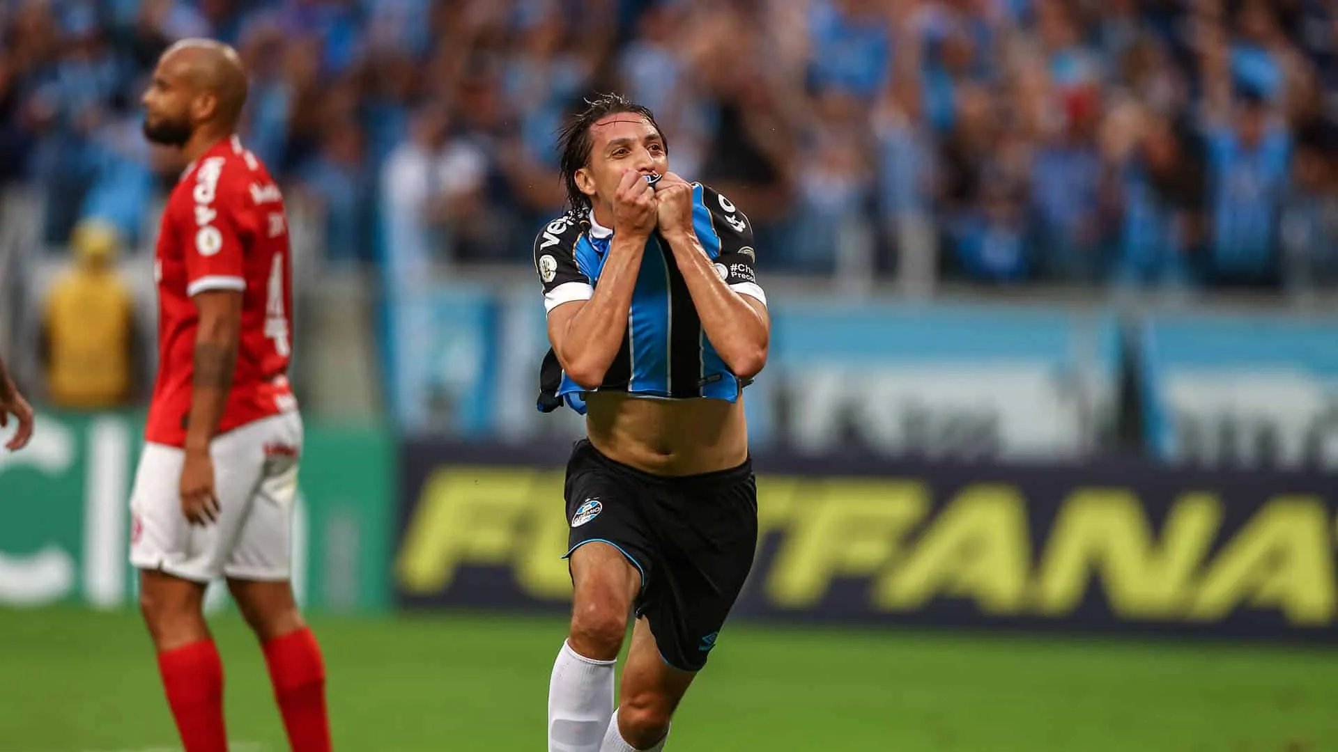Gr&ecirc;mio venceu Grenal 442 com tranquilidade, sem que Inter desse um chute a gol no segundo tempo